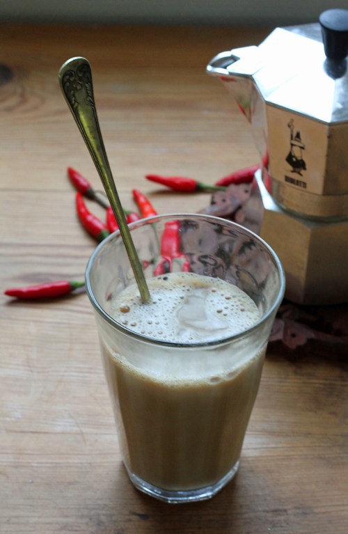 Maitokahvi on lempeä vaihtoehto.