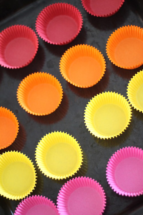 Voiko suolaiset muffinit paistaa näin makeissa vuoissa? Voi, kun paistaa vaan.