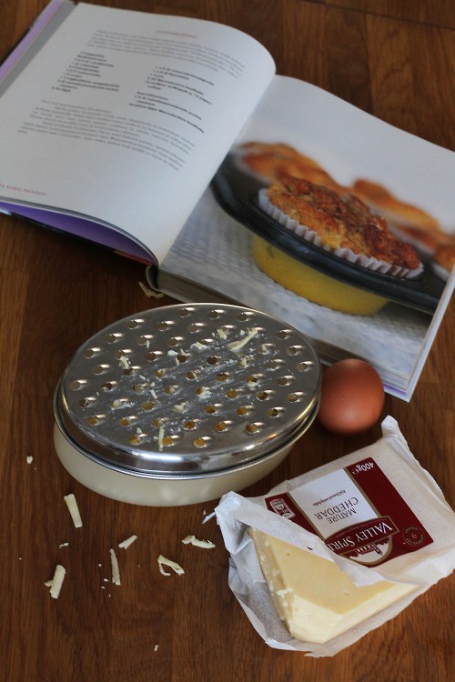 Cheddar-juusto sopii näihin muffineihin erittäin hyvin.