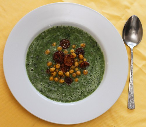 Pinaattikeiton uusi versio: mausteinen ja lämmittävä.