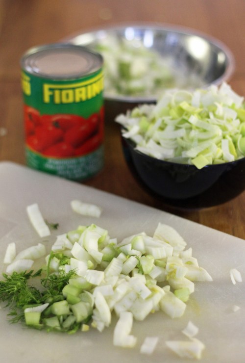 Ensin silputaan: purjo, salotit ja fenkoli.