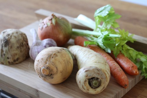 Kasa juureksia: ei maksa paljon, mutta maistuu sitäkin enemmän.