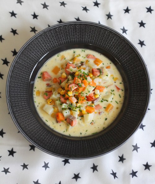 Täyteläistä, savuisaa, makeaa, lämmittävää keittoa.