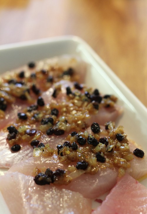 Kalafileen voi säilyttää kokonaisena tai sen voi leikata annospaloiksi ennen kuin laittaa uuniin.