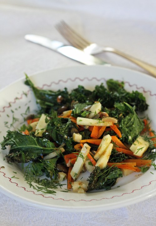 Lehtikaalisalaatti lämmittää ja on taatusti terveellistä.