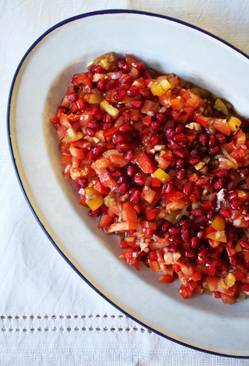 Tarjoile kaunis salaatti mieluummin vadilta kuin kulhosta.