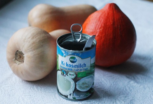 Lasagnen mehevä kurpitsasose syntyy myski- tai hokkaidokurpitsasta ja kookosmaidosta.