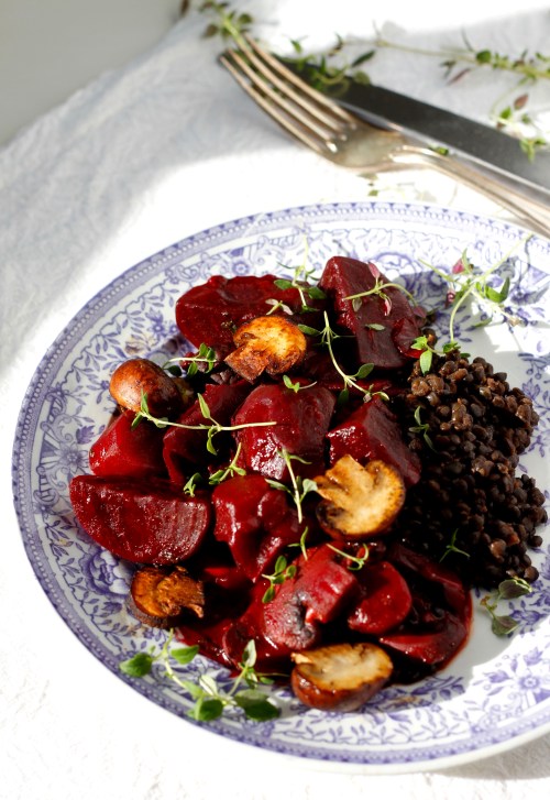 Väri on täyteläinen, mutta niin on makukin. Tätä haudutellaan meidän keittiössämme vielä monta kertaa!