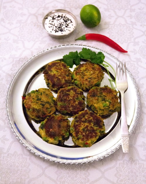 Helppo jogurttikastike syntyy, kun sekoitat turkkilaiseen jogurttiin raastettua limen kuorta ja limen mehua. 